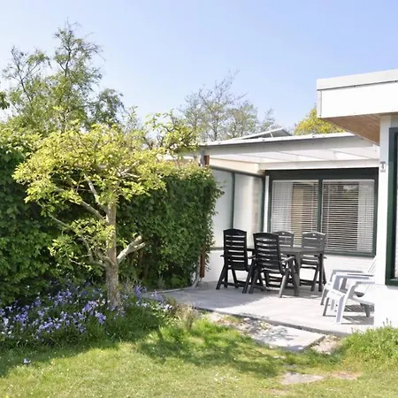 Dom wakacyjny Duinland 4 *